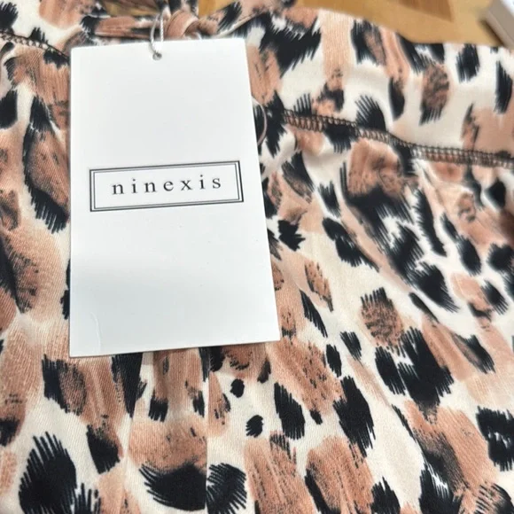 Leopard Print Women's Pants plus size 2XL - Picture 4 of 7